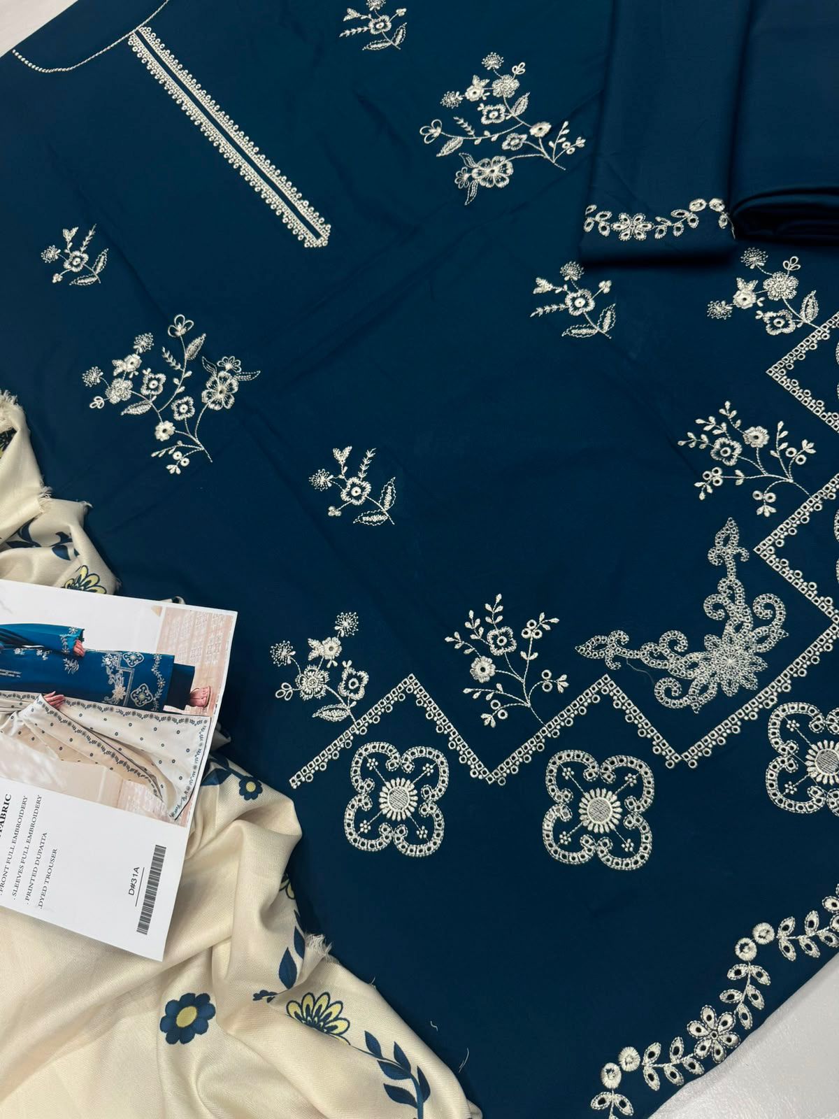 DHANAK 3PC – HEAVY EMBROIDERED