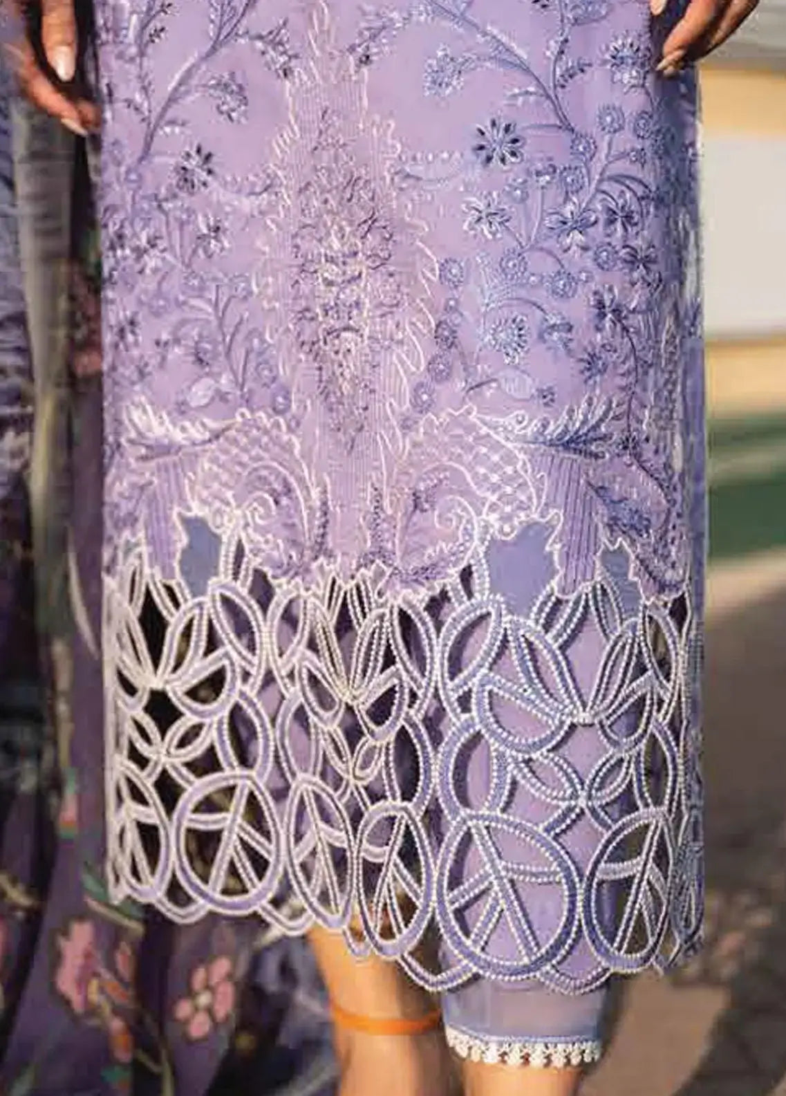 3 Pc Unstitched Embroidered Lawn Suit With Digital Printed Dupatta